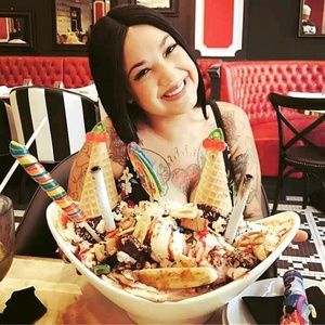 Meet your Posher, Ashlee